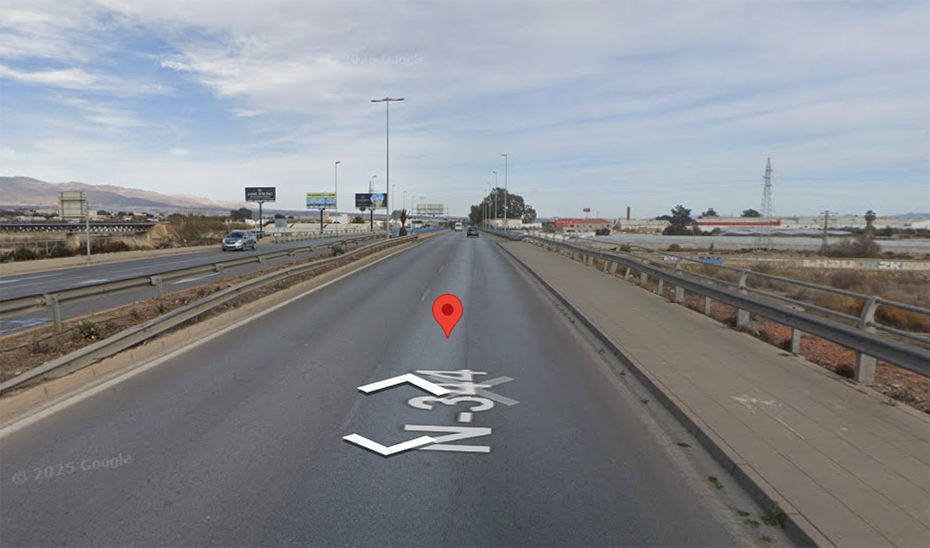 Imagen del artículo Muere al ser atropellado por un camión en Almería